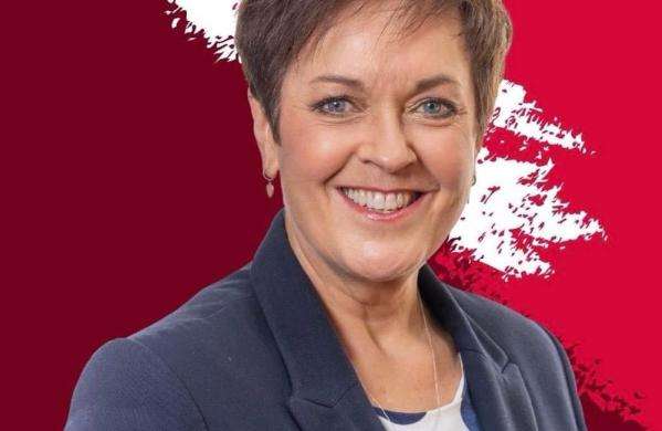 Minister for Children & Social Care Dawn Bowden MS